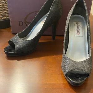 Dyeables Glittering Black Peep Toe Heels